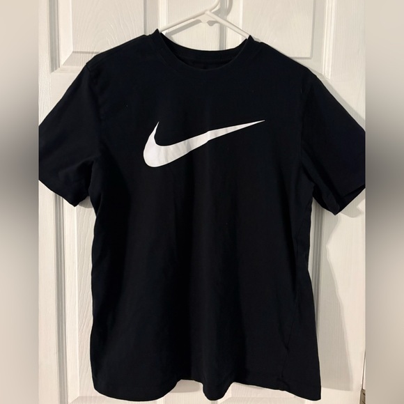Nike Black Swoosh Logo T-Shirt Medium - Picture 2 of 3